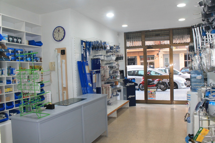 Tienda de material venta por mayor y detall - Comercial Eléctrica Beneyto